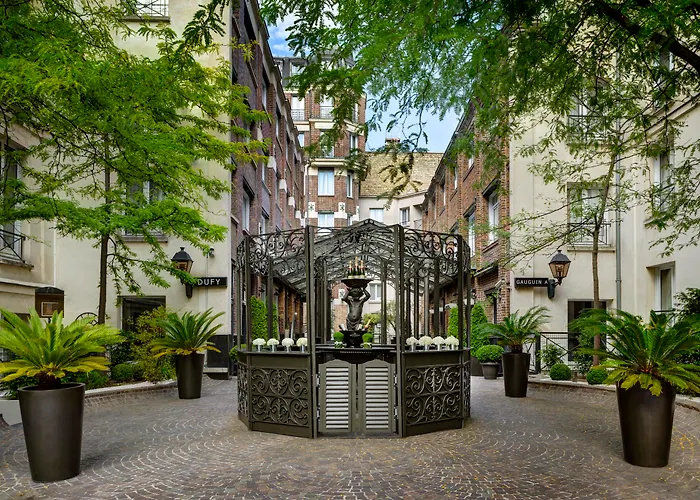 Les Jardins Du Marais 4*