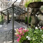 Hotel Les Jardins Du Marais 4*