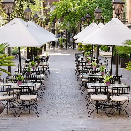Les Jardins Du Marais Hotell 4*
