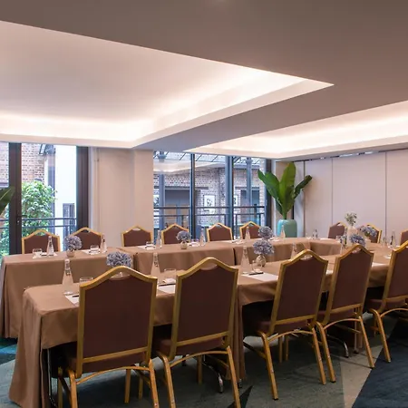 Les Jardins Du Marais Hotel 4*