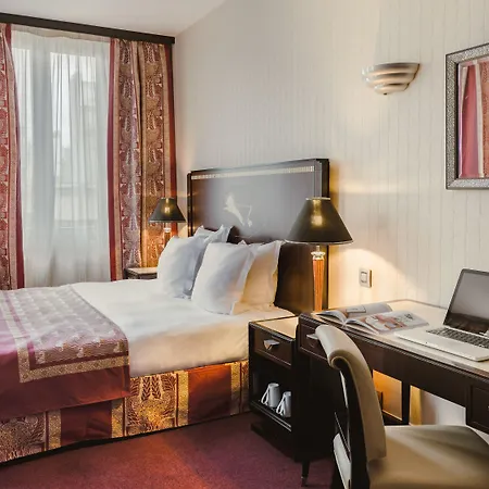 Les Jardins Du Marais 4*