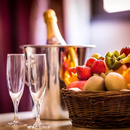 Les Jardins Du Marais Hotell Paris