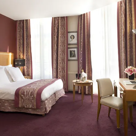 Les Jardins Du Marais Hotel 4*