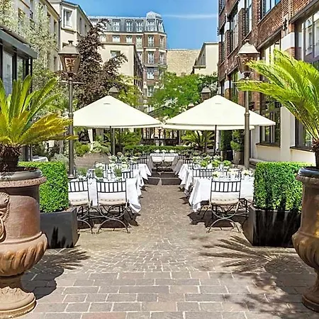 Les Jardins Du Marais Hotell 4*