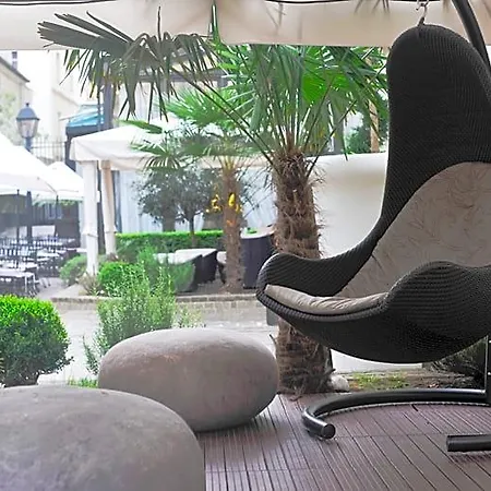 Les Jardins Du Marais Hotel