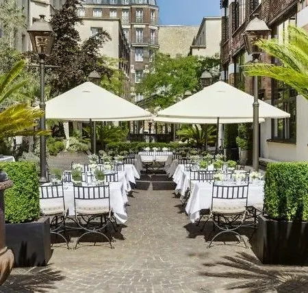 Les Jardins Du Marais Hotell 4*