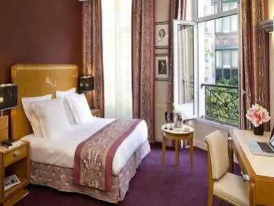Отель Les Jardins Du Marais 4*