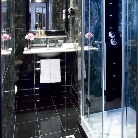Les Jardins Du Marais Hotel 4*