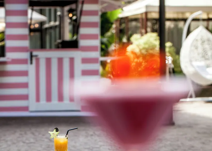 Les Jardins Du Marais Hotel