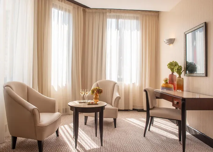 Les Jardins Du Marais Hotel Paryż