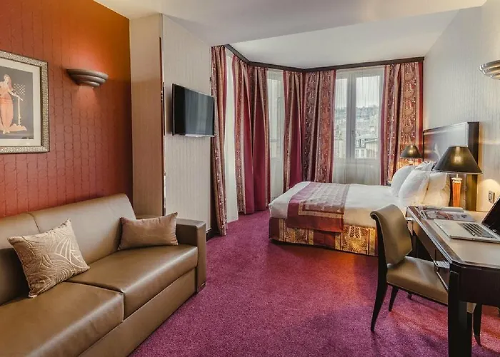 Les Jardins Du Marais Hotel 4*