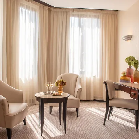 Les Jardins Du Marais Hotel Paryż